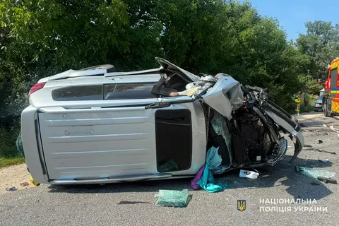 Потрійна ДТП під Тернополем: постраждала дитина, обставини з'ясовують