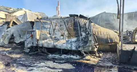 У Києві російський дрон зруйнував склад із дитячими іграшками