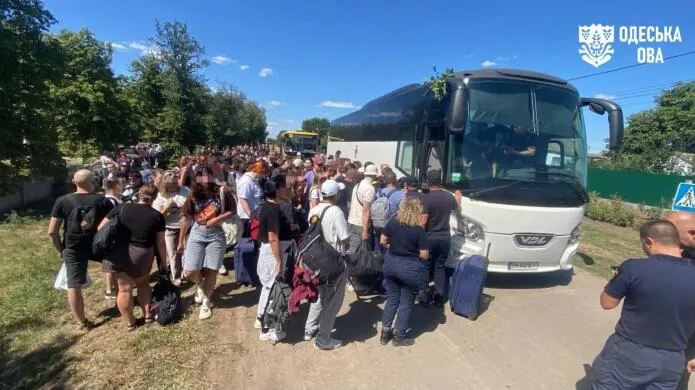 Атака на потяг на Одещині: евакуйовано понад 500 людей, постраждала дитина