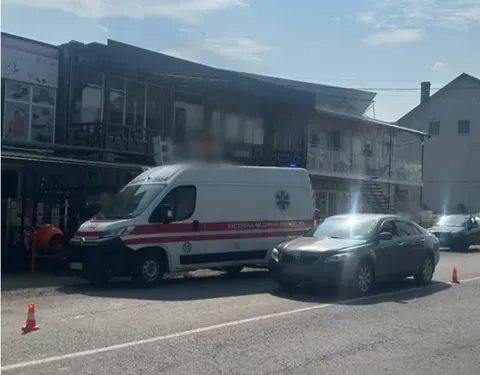 На Буковині авто збило семирічну дівчинку: дитина в лікарні