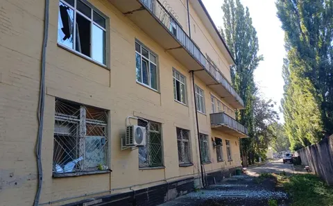 Дитяча лікарня на Волинській: тимчасово зачинено, але не закрито