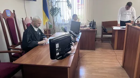 Суд над директором мовної школи у Хмельницькому: що загрожує та як захистити діт