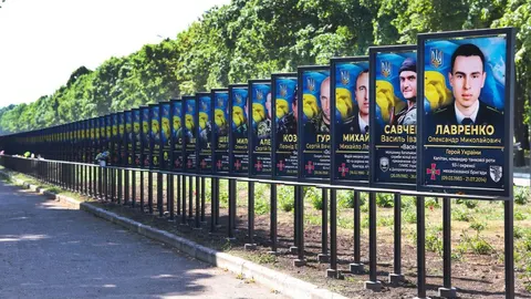 Підлітки танцювали під російську музику біля Алеї Слави: відповідальність батькі