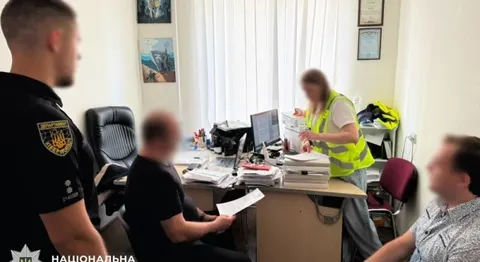 Киянин розбещував 3-річну доньку: поліція знайшла докази