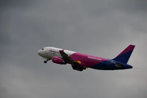 Дитину не пустили в туалет у літаку Wizz Air: що сталося і як діяти батькам