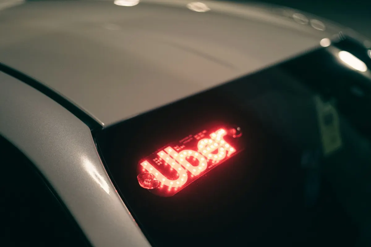 Uber: батьки зможуть бачити поїздки підлітків через камери водіїв