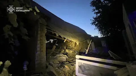 Удар по Київщині: пошкоджено будинки, п’ятеро поранених, серед них дитина
