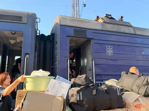 26 людей з Донеччини та Запоріжжя прибули на Рівненщину: як проходить евакуація