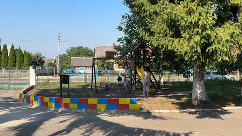 Переселенка з Донеччини встановила дитячий майданчик на Рівненщині в пам'ять про