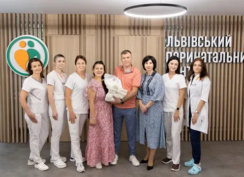 10 років очікування: подружжя з Донеччини стало батьками у Львові