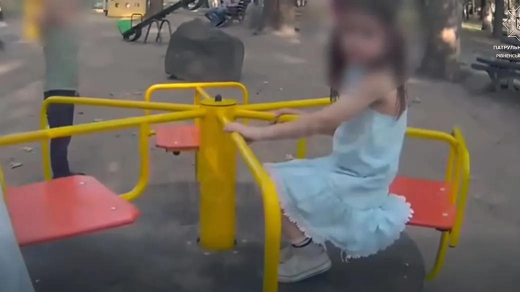 Дитину саму знайшли в парку Рівного: мати відмовилася від соцпослуг