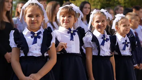 Четверня з Кропивницького пішла до першого класу: як родина готувалася