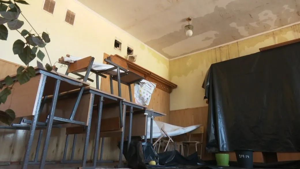 Протікання даху у школі на Львівщині: 692 дитини перейшли на дистанційне навчання