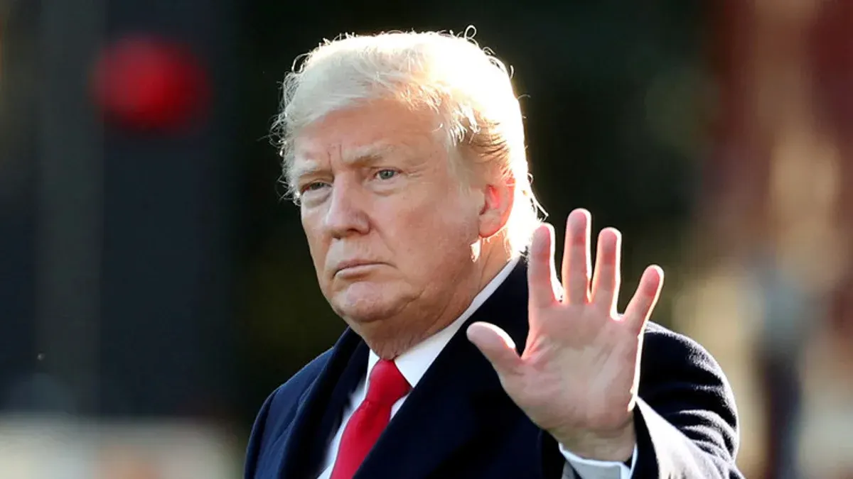 Політтехнолог прогнозує: Трамп може піти з посади до квітня 2027 року