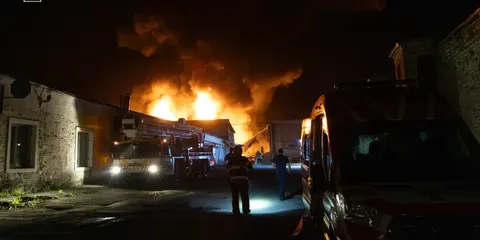 Нічна атака на Київ: пошкоджено дитячу лікарню, є постраждалі