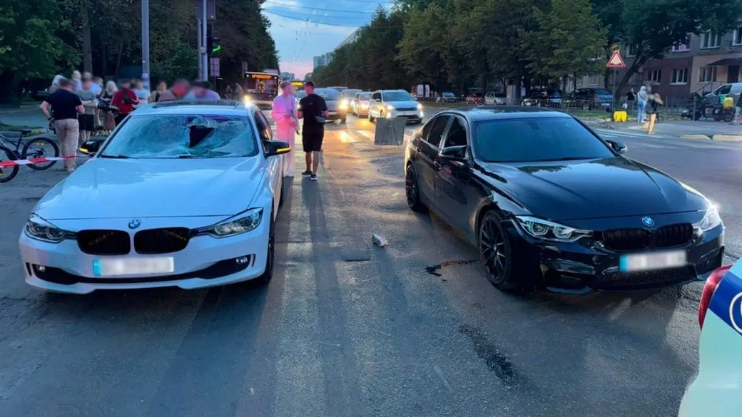 ДТП у Львові: батько з донькою у реанімації після наїзду двох авто