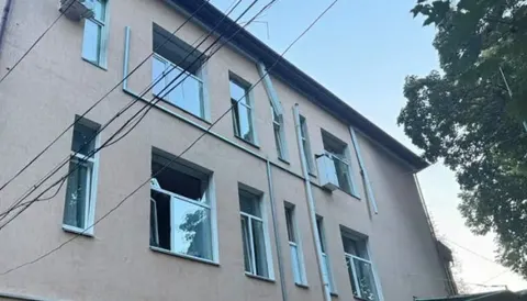 У Києві через нічну атаку пошкоджено дитяче інфекційне відділення