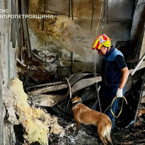 Кривий Ріг: четверта доба пошуків під завалами ТЦ, зникла дитина