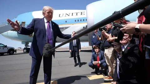 Незвичайна поза Трампа: нові чутки про здоров'я президента США