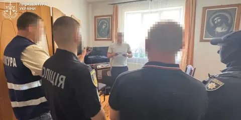 На Львівщині прийомного батька підозрюють у зґвалтуванні вихованки