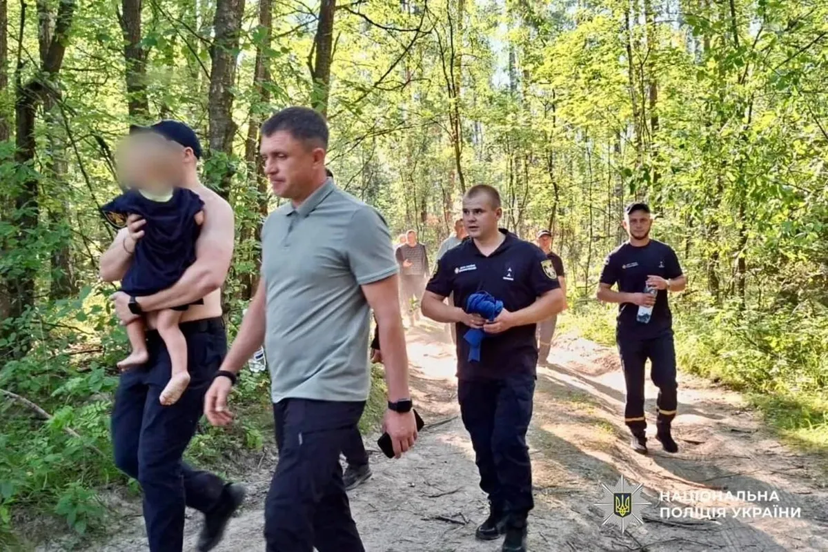 На Житомирщині вночі шукали 2,5-річного хлопчика: дитину знайшли в лісі
