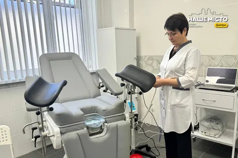 У Дніпрі перевірили, чи зручні амбулаторії для людей з інвалідністю та батьків із візочками
