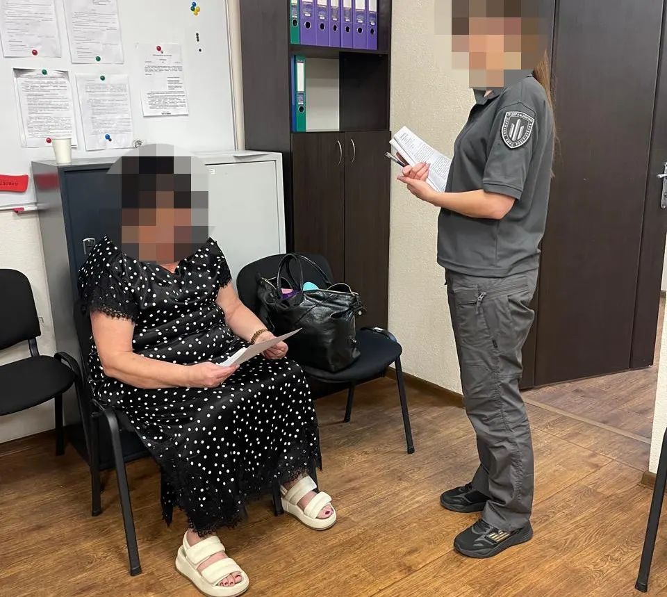У Дніпрі медикиня пропонувала військовому операцію на здоровому хребті за 12 тисяч доларів