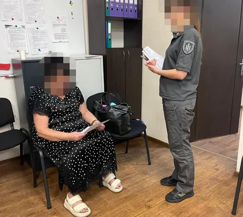 У Дніпрі медикиня пропонувала військовому операцію на здоровому хребті за 12 тис