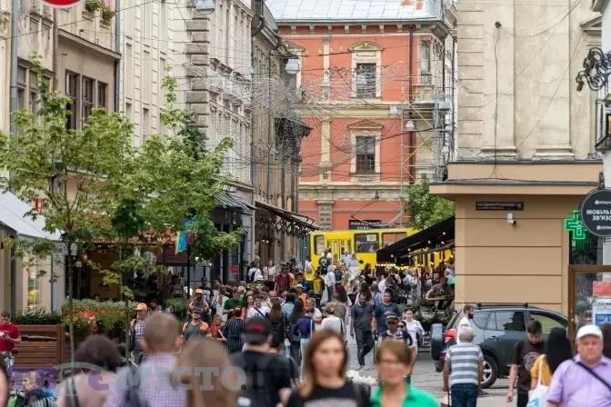 Львів після атаки: стан постраждалих, відновлення будинків і нововведення серпня