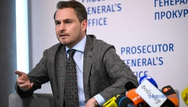 Генпрокурор підписав підозру директору НАБУ: що відомо про справу