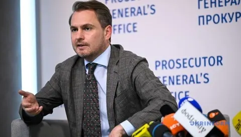 Генпрокурор підписав підозру директору НАБУ: що відомо про справу