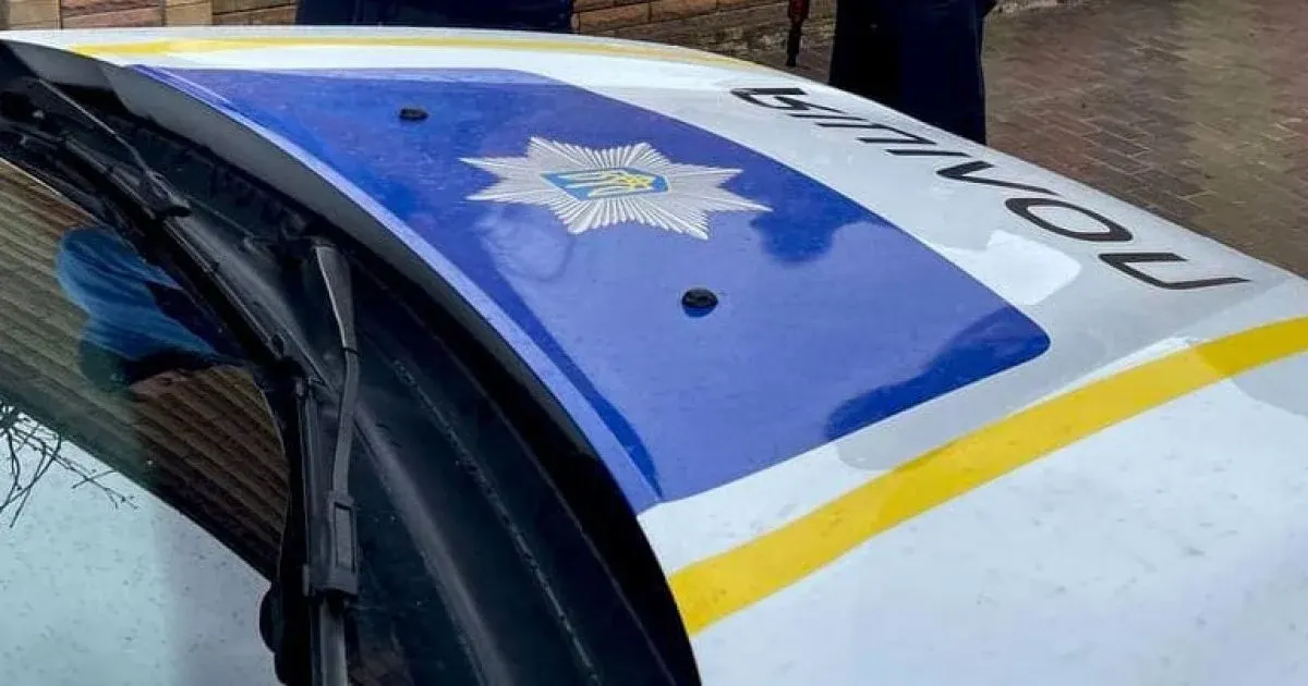 У Львові батьки з дітьми ризикували на дорозі, щоб встигнути в церкву