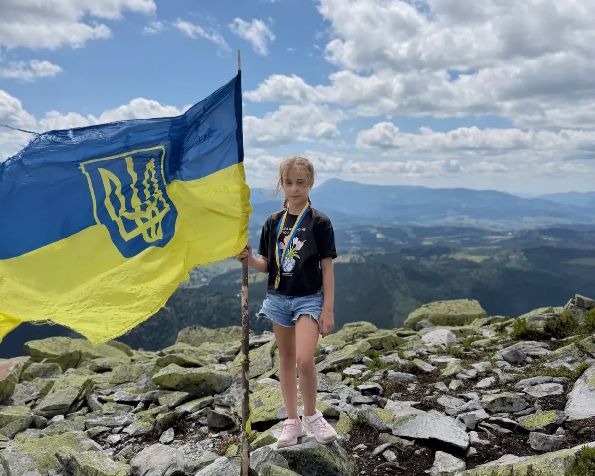 9-річна киянка підкорила всі двотисячники Карпат: що це дає батькам