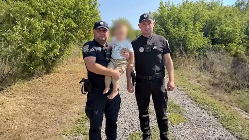 Дворічний хлопчик на Вінниччині вийшов із подвір'я: як його знайшли