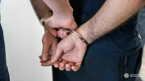 Довічне для вітчима, 15 років для матері: у Києві засудили подружжя за насильств