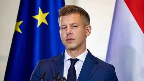 Угорщина й Україна: що стоїть за загостренням і що це означає для родин