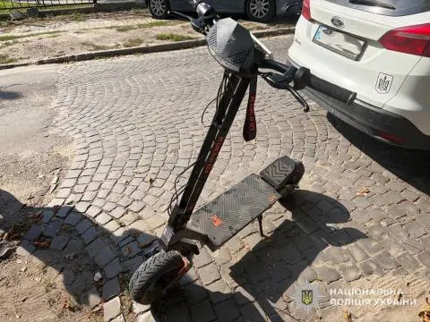У Жовкві перекинувся електросамокат: постраждала 13-річна дівчина