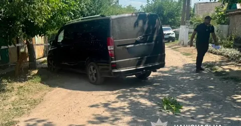 Дитина загинула під колесами авто матері на Одещині